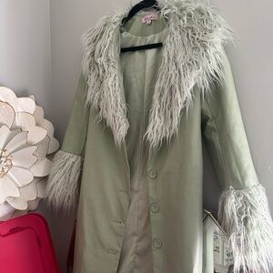 Elegant Sage Teddy Jacket with Faux Fur